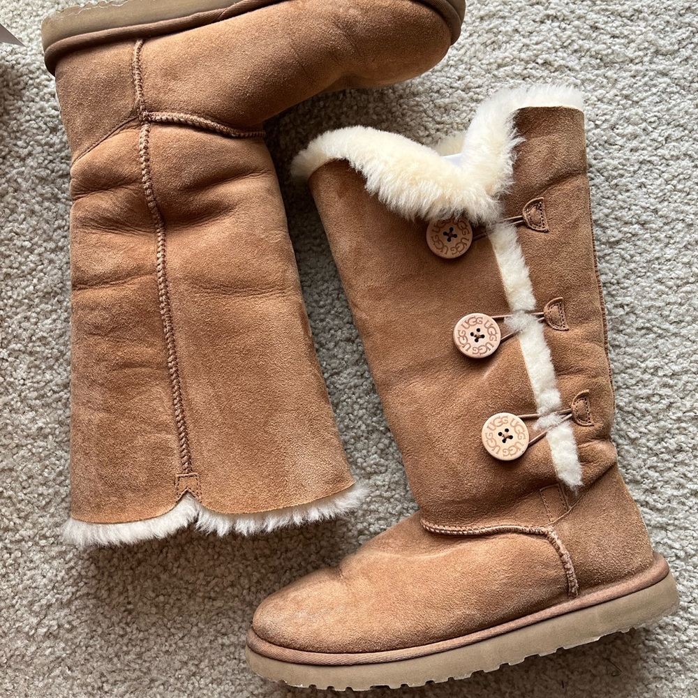Bailey Button Uggs - image 1
